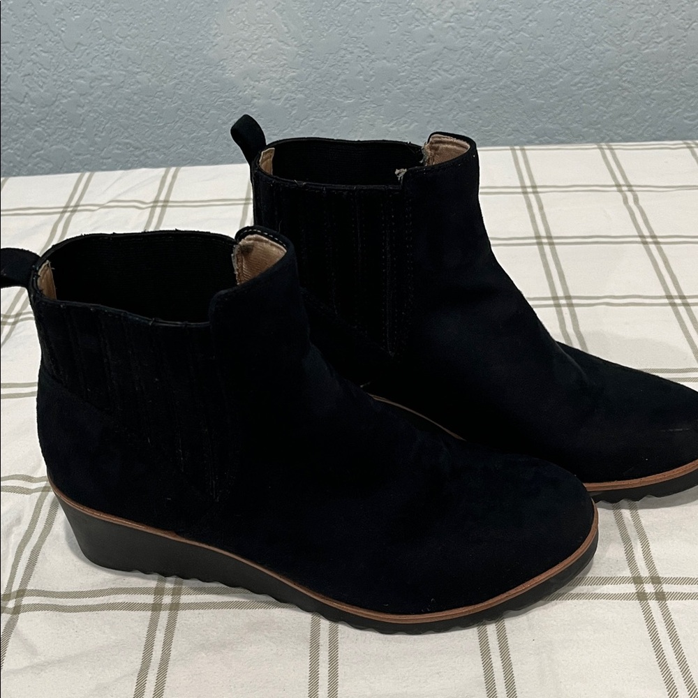 Lifestride Velocity 2.0 Black Suede Ankle Wedge Boots Size 8 - Picture 11 of 11